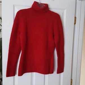 Turtleneck long sleeved boulche sweater